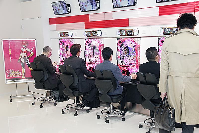 元祖変身バトルヒロイン登場