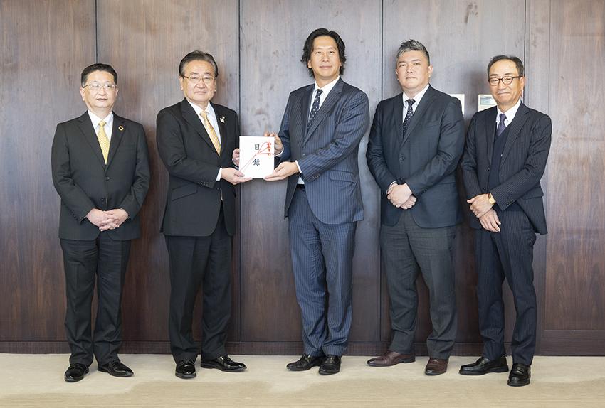 八王子市に寄付金寄贈 八王子・高尾・南大沢遊技場組合