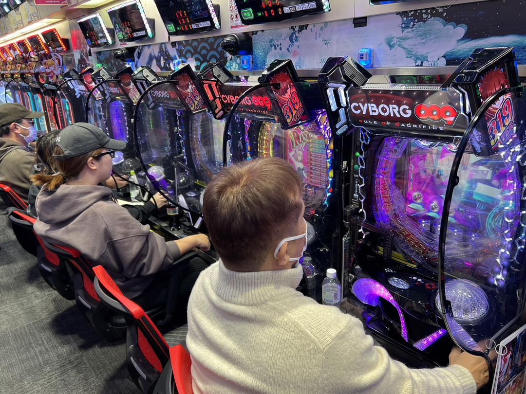 直営店に「009」最新機種を先行導入|パーラーニューギン