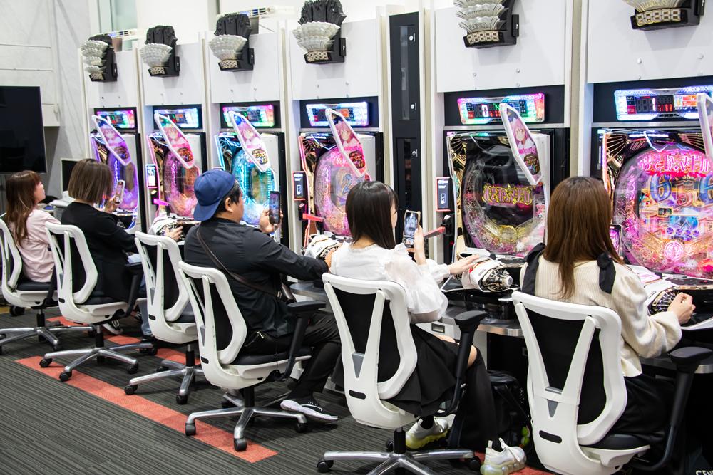 期待のラッキートリガーでいよいよ導入『P 魔法少女まどか☆マギカ3』 アンバサダー先行試打会も実施|KYORAKU