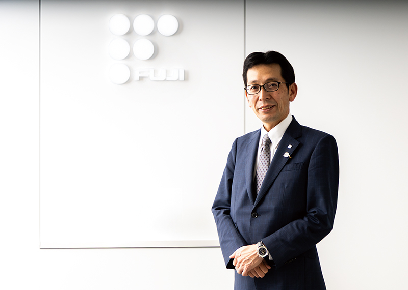 「ファンファースト」で業界の未来を拓く|藤商事